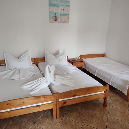 Hotel Casa Ellamy Două Mai Zewnętrze zdjęcie