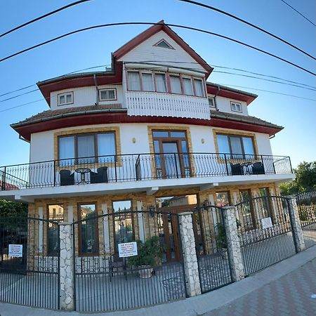 Hotel Casa Ellamy Două Mai Zewnętrze zdjęcie