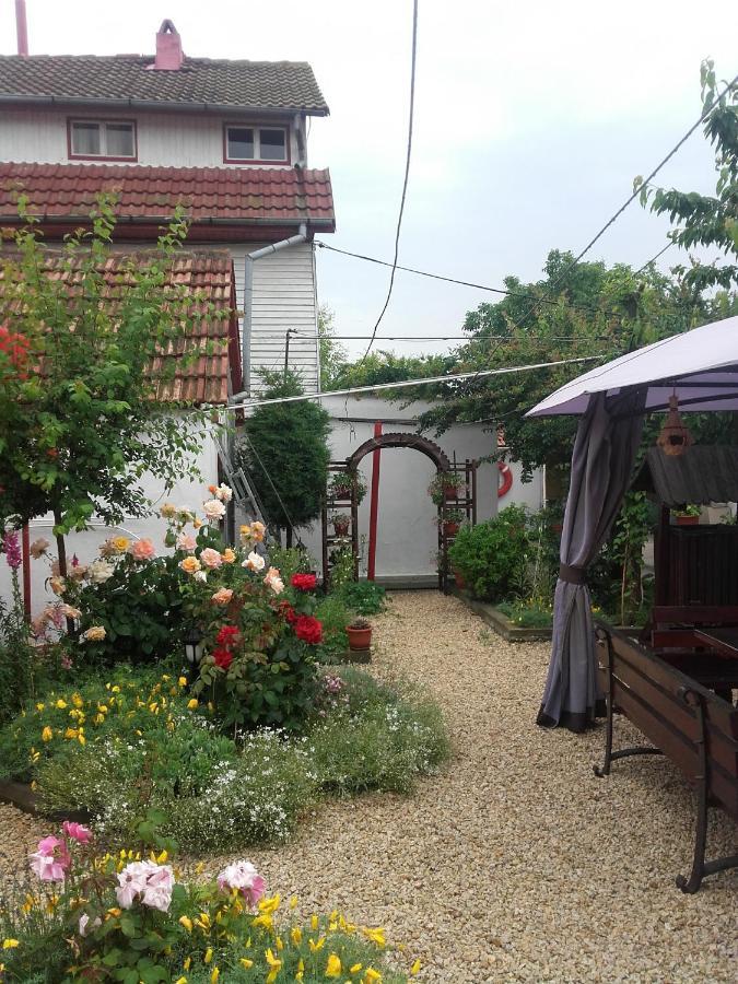 Hotel Casa Ellamy Două Mai Zewnętrze zdjęcie