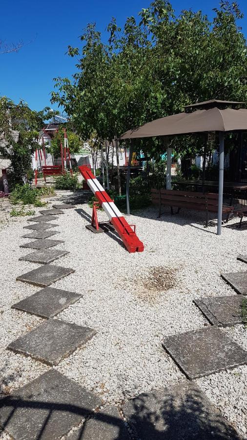 Hotel Casa Ellamy Două Mai Zewnętrze zdjęcie