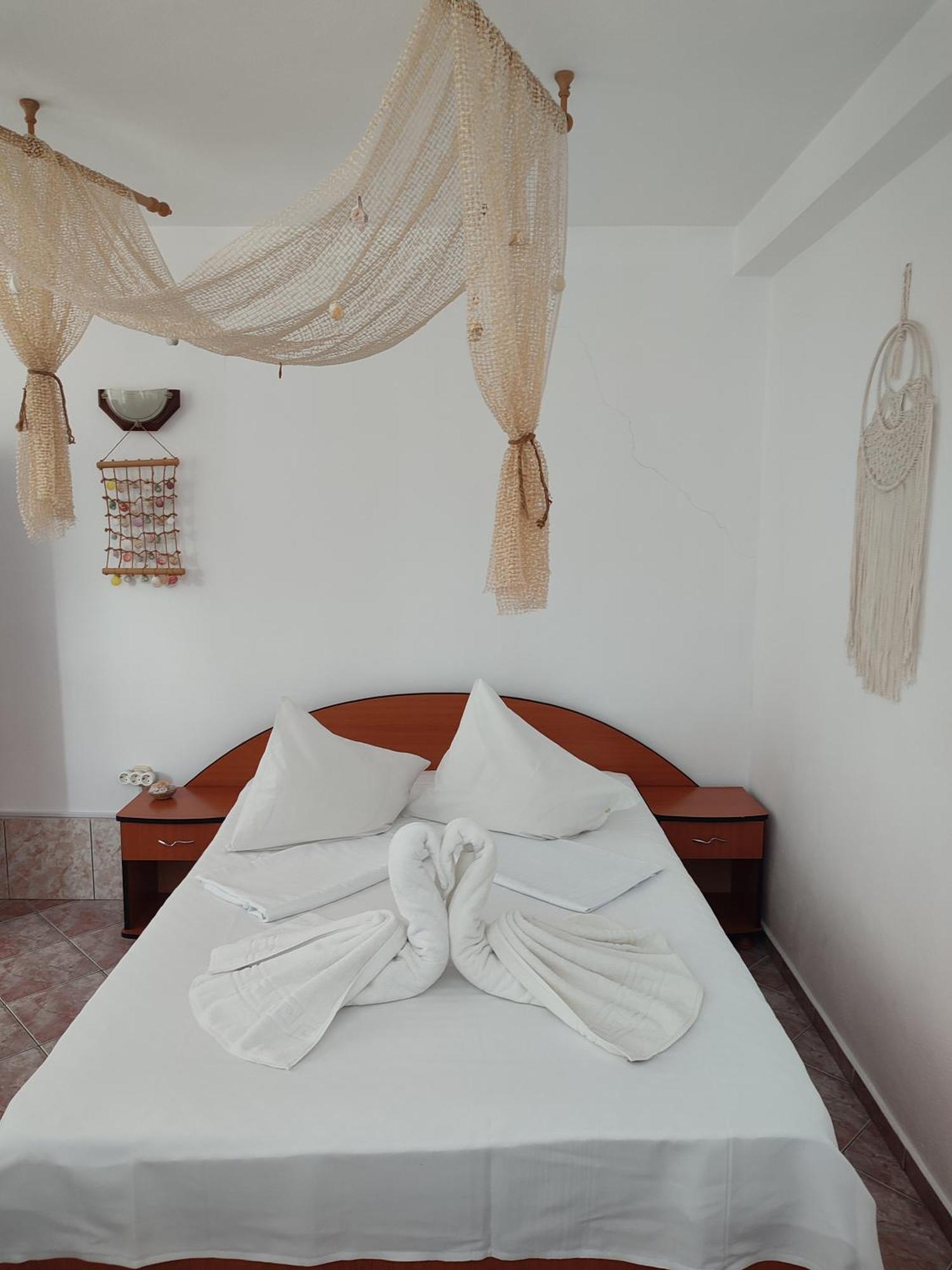 Hotel Casa Ellamy Două Mai Zewnętrze zdjęcie