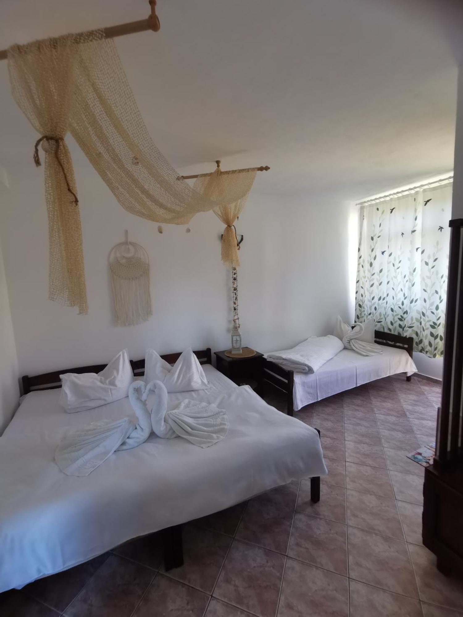 Hotel Casa Ellamy Două Mai Zewnętrze zdjęcie