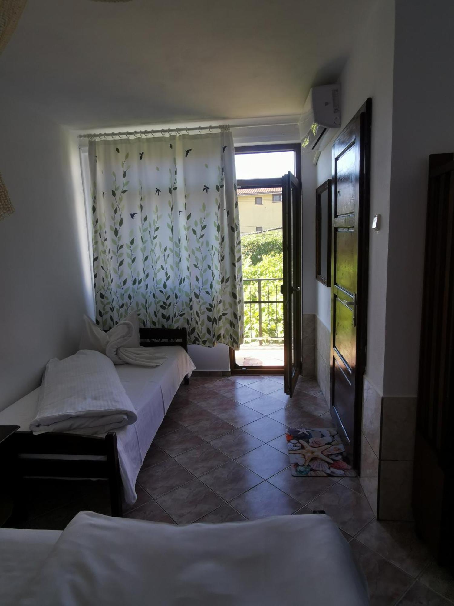 Hotel Casa Ellamy Două Mai Zewnętrze zdjęcie